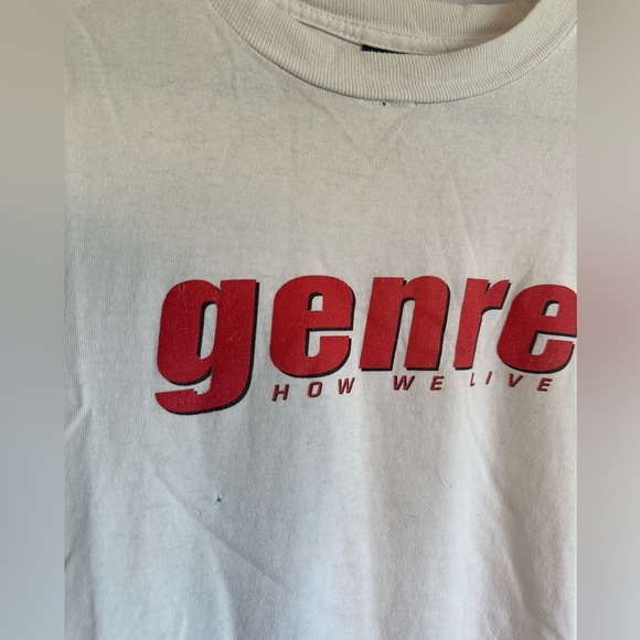 Throwback T-Shirt - Picture 2 of 4